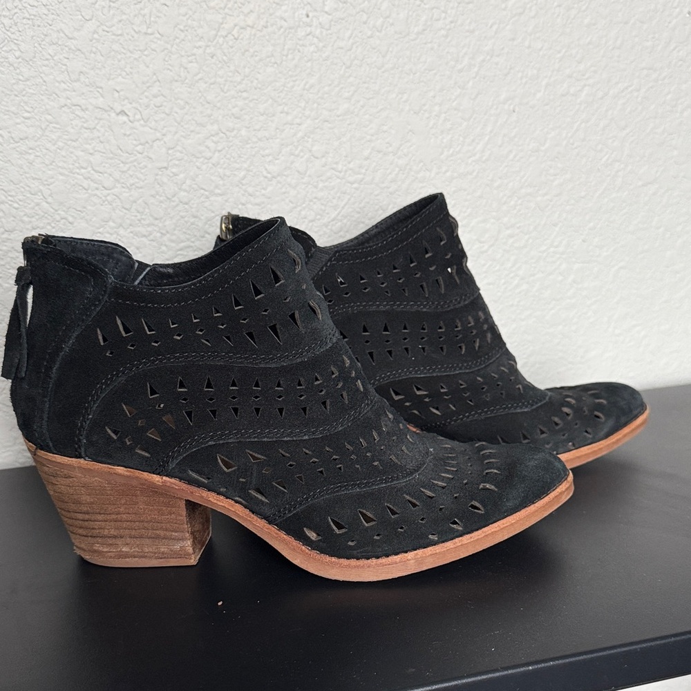 Sofft Westwood II Black Suede Ankle Boots